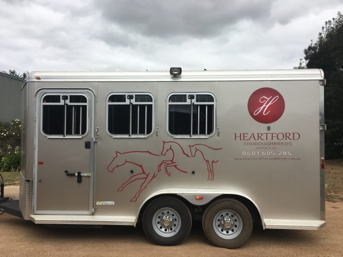 Heartford's 3 angle horse float